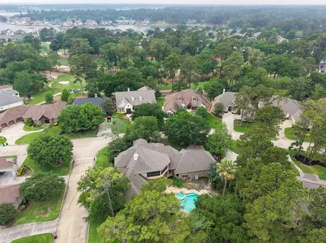 21 Wedgewood Drive W Montgomery TX 77356