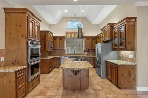 21 Wedgewood Drive W Montgomery TX 77356