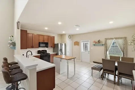 1511 Shannon Street Alvin TX 77511