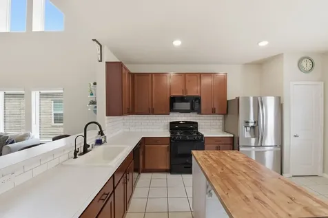 1511 Shannon Street Alvin TX 77511