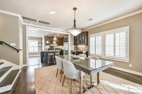 240 E Woodland Street Houston TX 77009