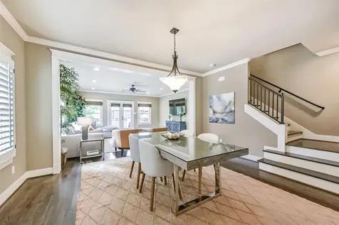 240 E Woodland Street Houston TX 77009