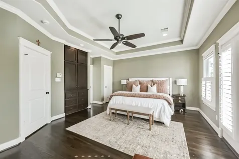240 E Woodland Street Houston TX 77009