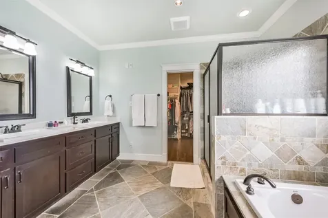 240 E Woodland Street Houston TX 77009