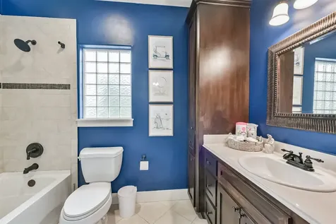 240 E Woodland Street Houston TX 77009