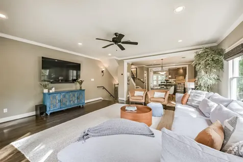 240 E Woodland Street Houston TX 77009