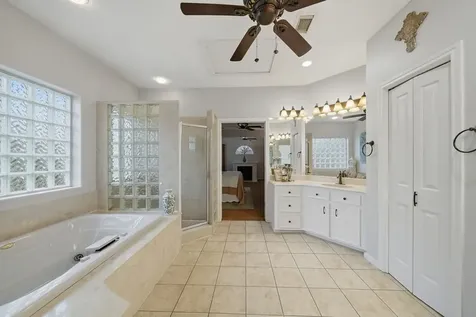 527 S Ohio Avenue La Porte TX 77571