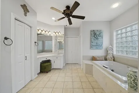527 S Ohio Avenue La Porte TX 77571
