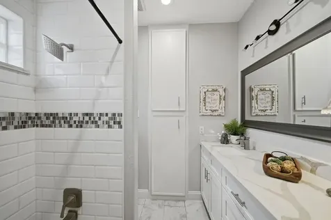 527 S Ohio Avenue La Porte TX 77571