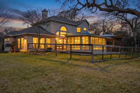 527 S Ohio Avenue La Porte TX 77571