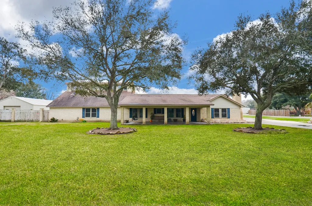 419 Western Acres Drive El Campo TX 77437
