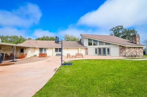 419 Western Acres Drive El Campo TX 77437