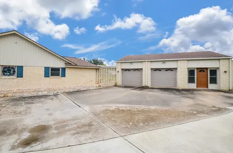 419 Western Acres Drive El Campo TX 77437