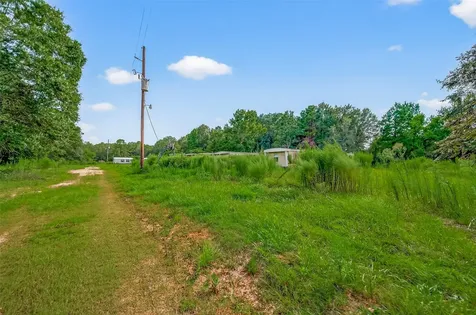 905 County Road 379 Cleveland TX 77328