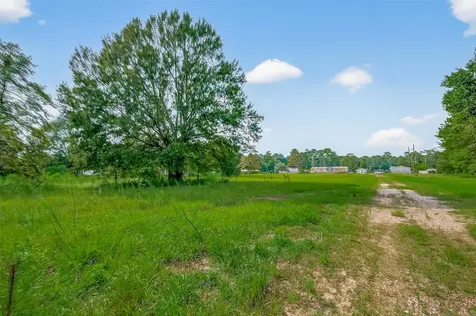 905 County Road 379 Cleveland TX 77328