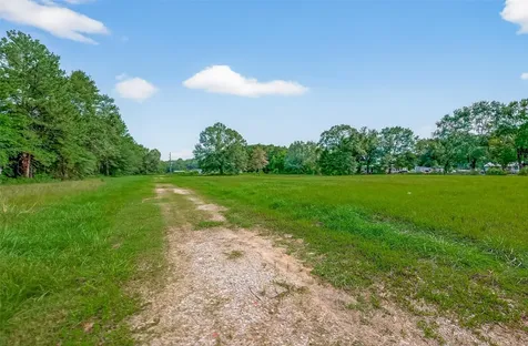 905 County Road 379 Cleveland TX 77328