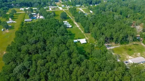 905 County Road 379 Cleveland TX 77328