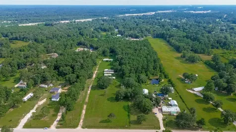 905 County Road 379 Cleveland TX 77328