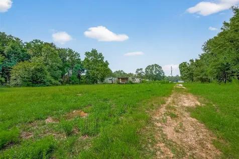 905 County Road 379 Cleveland TX 77328