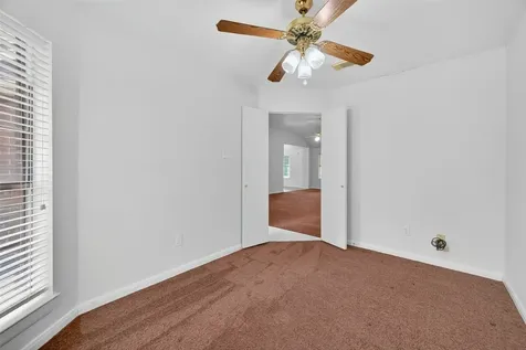 914 W Peach Hollow Circle Pearland TX 77584
