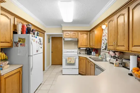 1326 Kathy Avenue Sealy TX 77474