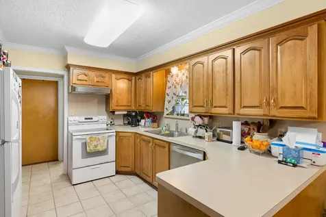 1326 Kathy Avenue Sealy TX 77474