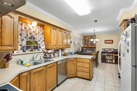 1326 Kathy Avenue Sealy TX 77474