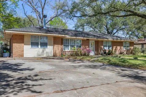 1326 Kathy Avenue Sealy TX 77474