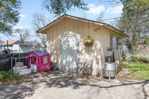 1326 Kathy Avenue Sealy TX 77474