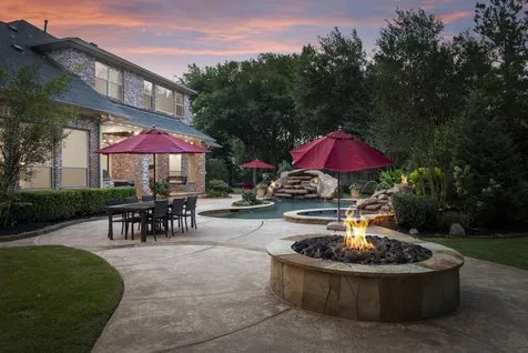 2 Hunnewell Way The Woodlands TX 77382