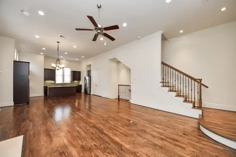2061 Fannin Station N Houston TX 77045
