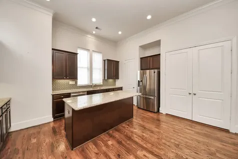 2061 Fannin Station N Houston TX 77045