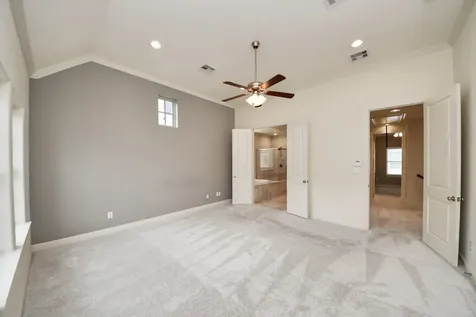 2061 Fannin Station N Houston TX 77045