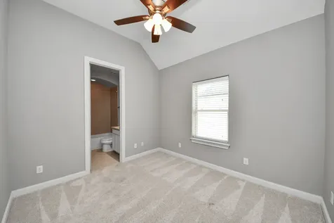 2061 Fannin Station N Houston TX 77045