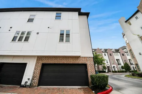 2061 Fannin Station N Houston TX 77045