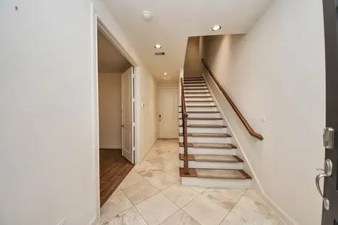 2061 Fannin Station N Houston TX 77045