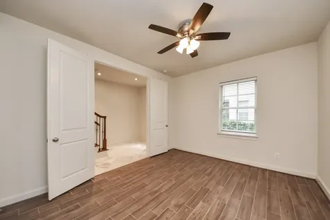 2061 Fannin Station N Houston TX 77045