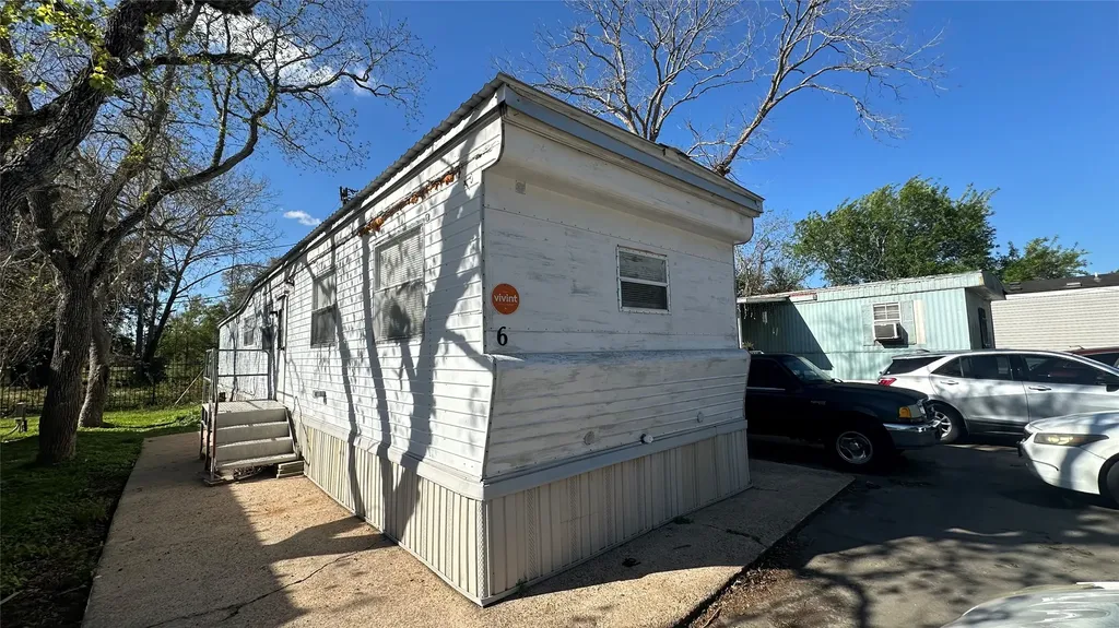 510 N Shirley Street 6 Alvin TX 77511