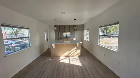 510 N Shirley Street 6 Alvin TX 77511