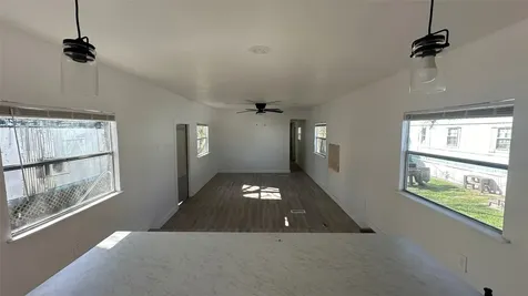 510 N Shirley Street 6 Alvin TX 77511