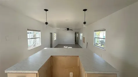 510 N Shirley Street 6 Alvin TX 77511