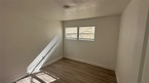 510 N Shirley Street 6 Alvin TX 77511