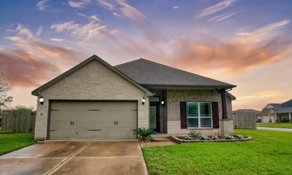 441 Countryside Drive West Columbia TX 77486