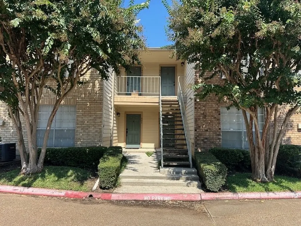 12550 Whittington Drive 903 Houston TX 77077