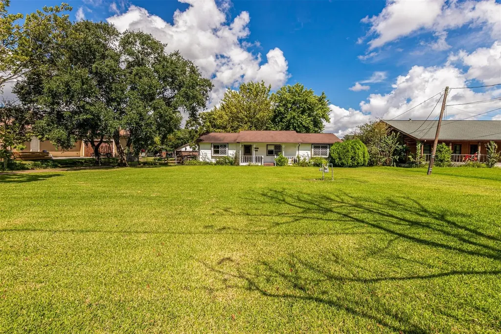 535 Pampa Street Pasadena TX 77504