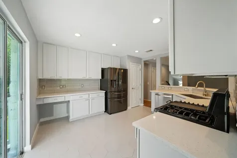 13600 Breton Ridge Street 7b Houston TX 77070
