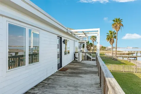 7204 Avenue N 1/2 Galveston TX 77551
