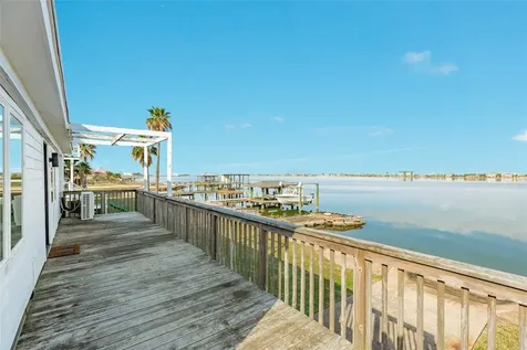 7204 Avenue N 1/2 Galveston TX 77551