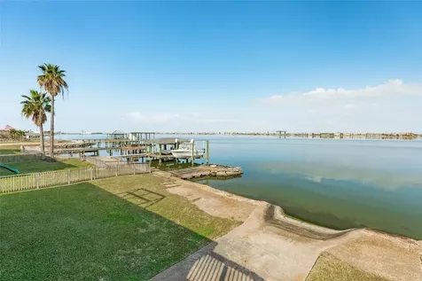 7204 Avenue N 1/2 Galveston TX 77551