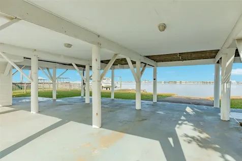 7204 Avenue N 1/2 Galveston TX 77551